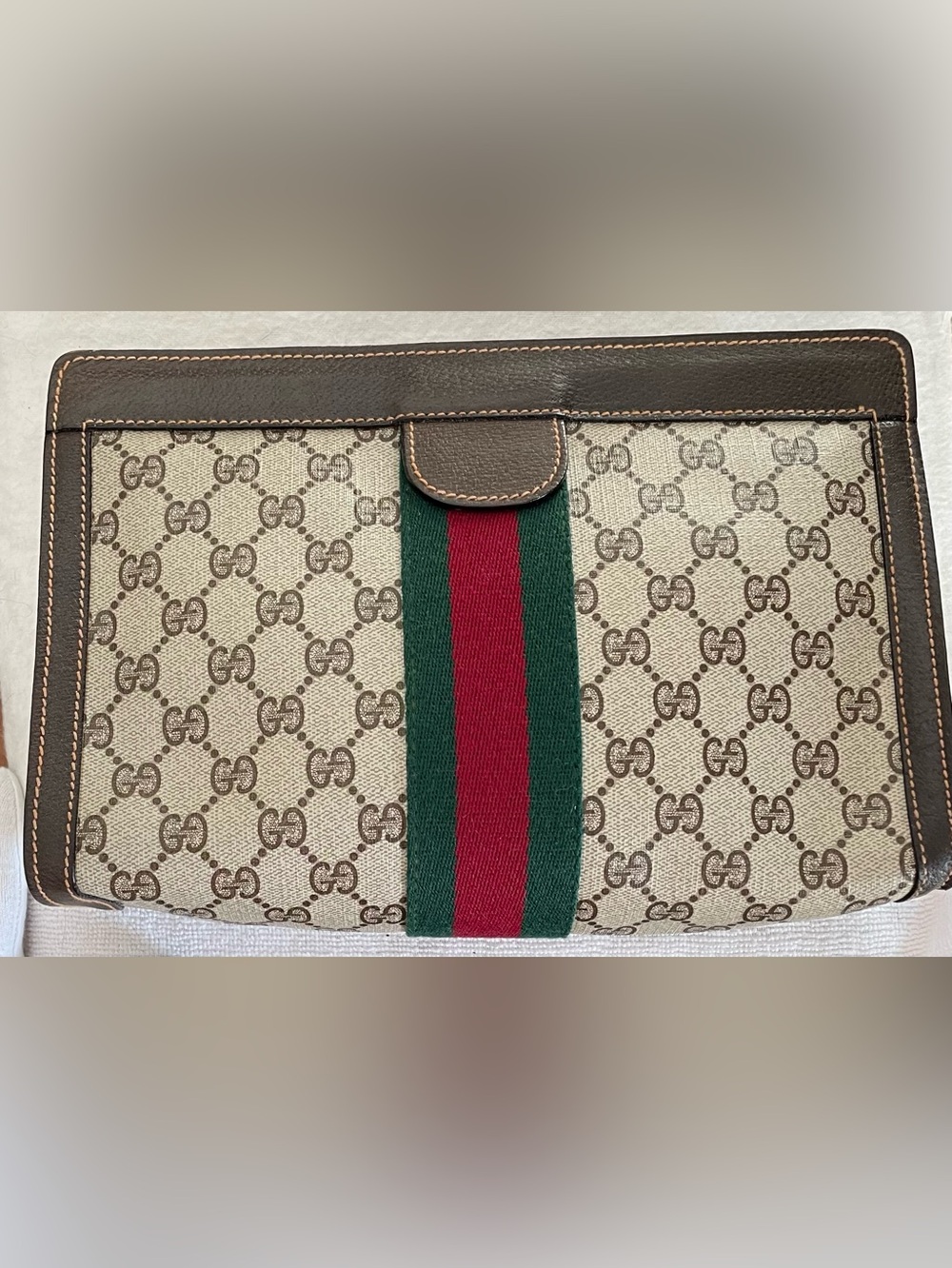 Gucci Beautiful Authentic Vintage Tan Monogram Clutch Gucci Accessory Collection